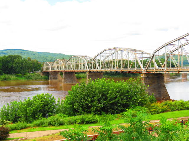 128544752_web1_IMG_0207
Luzerne County Council has approved an inspection of the Firefighters Memorial Bridge linking Pittston and West Pittston to determine if it can be reopened until a bridge replacement or reconstruction is planned and completed.
File photo