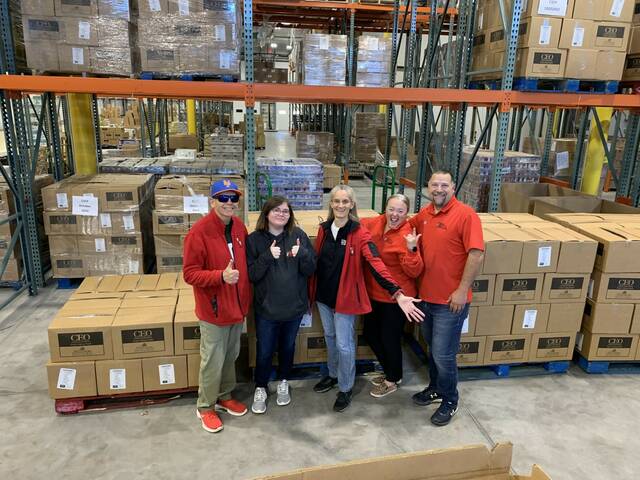 131000064_web1_thumbnail_Volunteers--Barry-Isset--Associates
Preparing for CEOs 45th Annual Thanksgiving Project, from left: Bill Harvey, Jessica Harvey, Lori Girvan, Missy Howells and Rock Stahovie all from Barry Isset & Associates.
Submitted Photo
